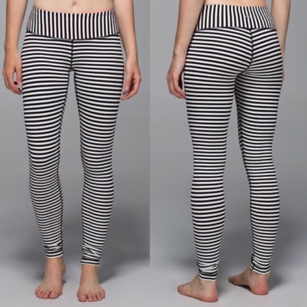 🦄NWOT LULULEMON STRIPPED WUNDER UNDERS